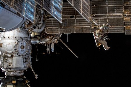 iss05.jpg