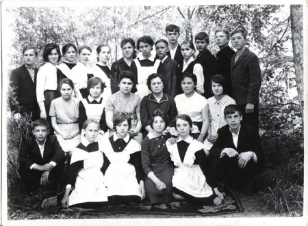 8б-класс шк7 выпускная.jpg