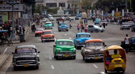 Back Cars in Cuba Photos (1).jpg